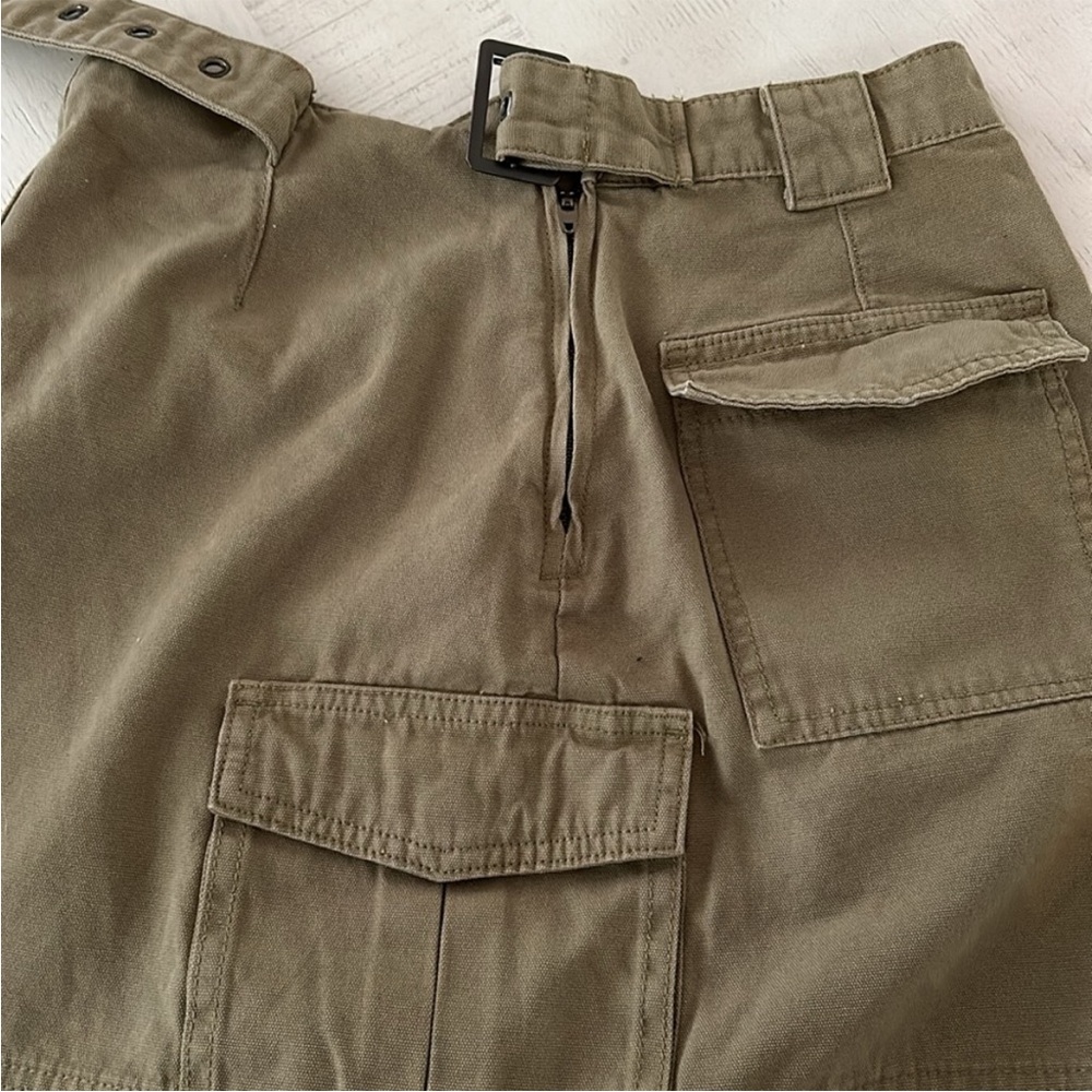 Grunge army green cargo back pockets mini skirt adjustable waist buckle - Picture 4 of 8